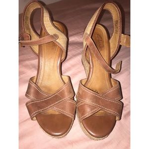 Clark’s wedge shoes ✨
